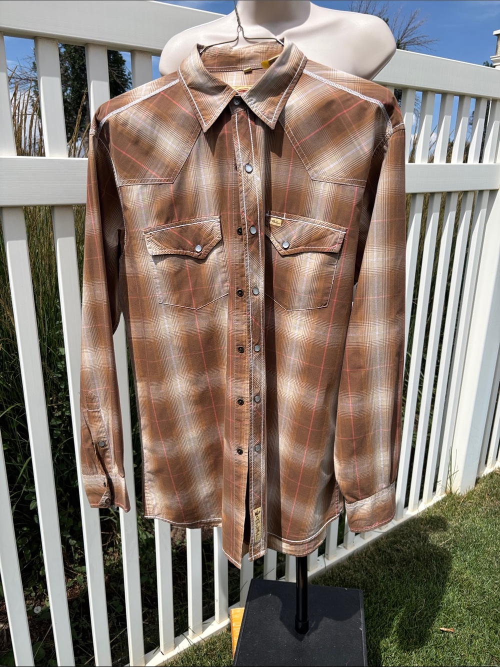 Larry Mahan Men’s Size XL Snap Button Shirt, Laundered, Slight Stain Back